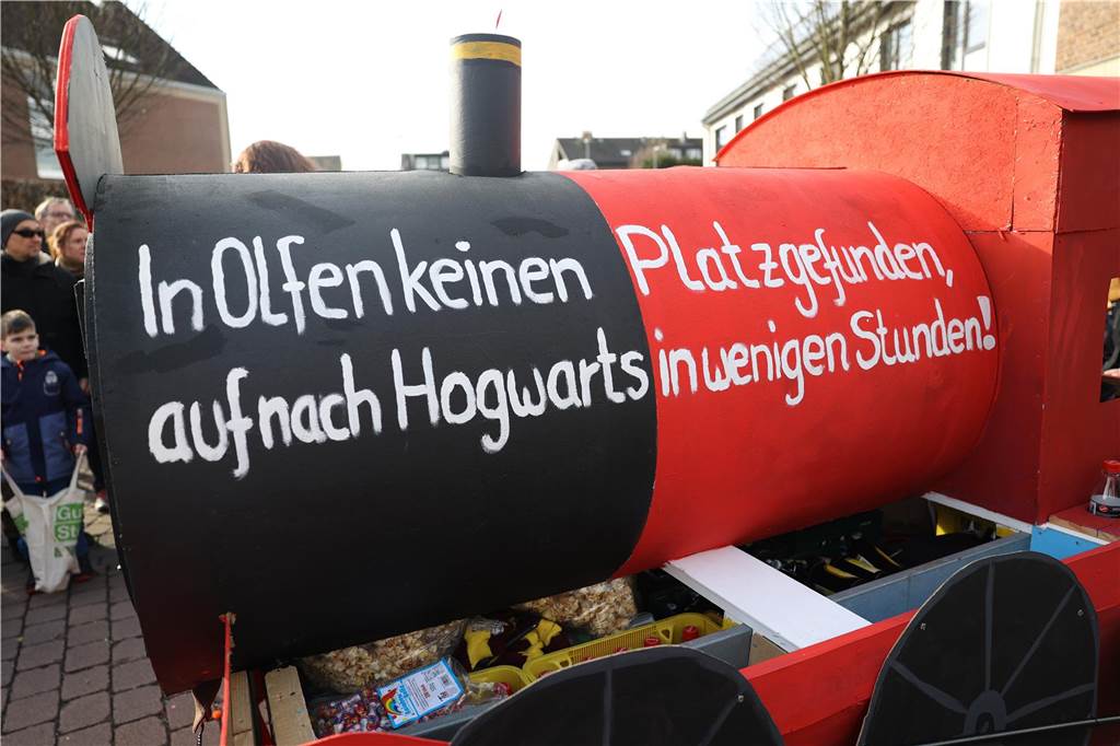 Karnevalsumzug durch Olfen 2024: Die schönsten Fotos von Nelkendienstag - Teil 1 Eindrücke vom Karnevalsumzug durch Olfen