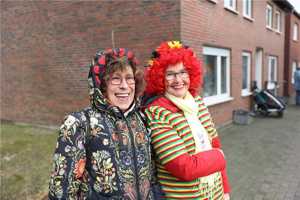 Karnevalsumzug durch Olfen 2024: Die schönsten Fotos von Nelkendienstag - Teil 1 Eindrücke vom Karnevalsumzug durch Olfen