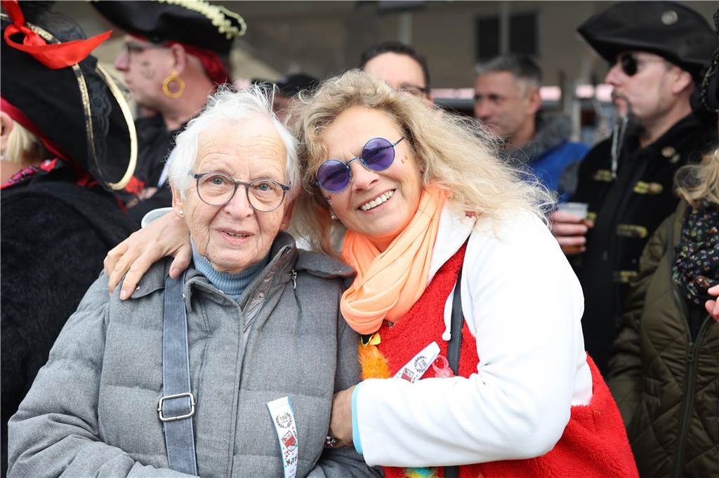 Karnevalsumzug durch Olfen 2024: Die schönsten Fotos von Nelkendienstag - Teil 1 Eindrücke vom Karnevalsumzug durch Olfen