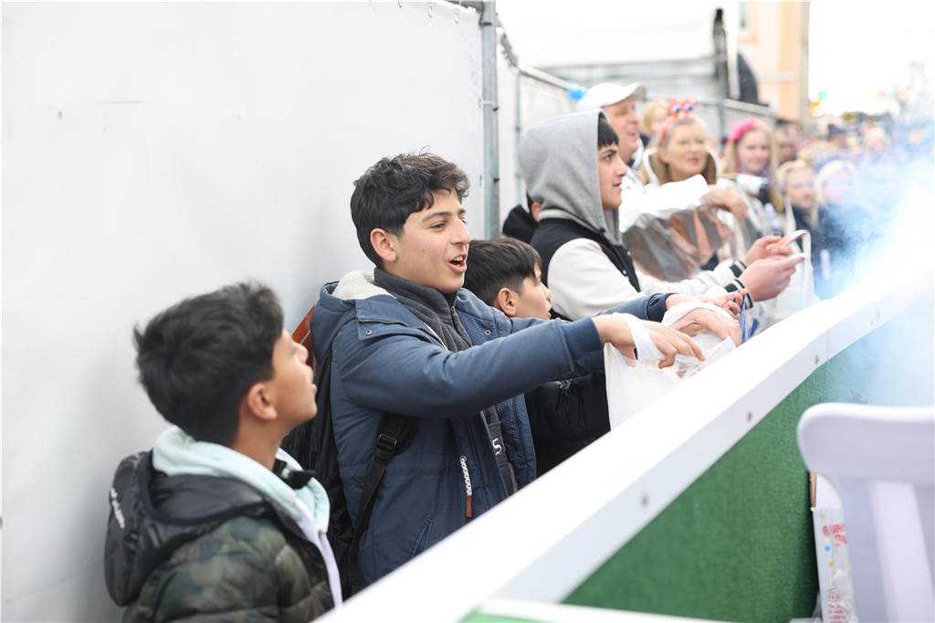 Karnevalsumzug durch Olfen 2024: Die schönsten Fotos von Nelkendienstag - Teil 1 Eindrücke vom Karnevalsumzug durch Olfen