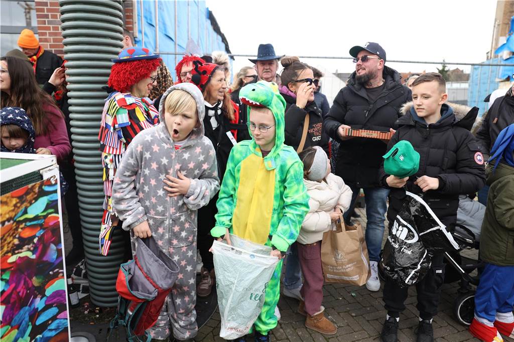 Karnevalsumzug durch Olfen 2024: Die schönsten Fotos von Nelkendienstag - Teil 1 Eindrücke vom Karnevalsumzug durch Olfen