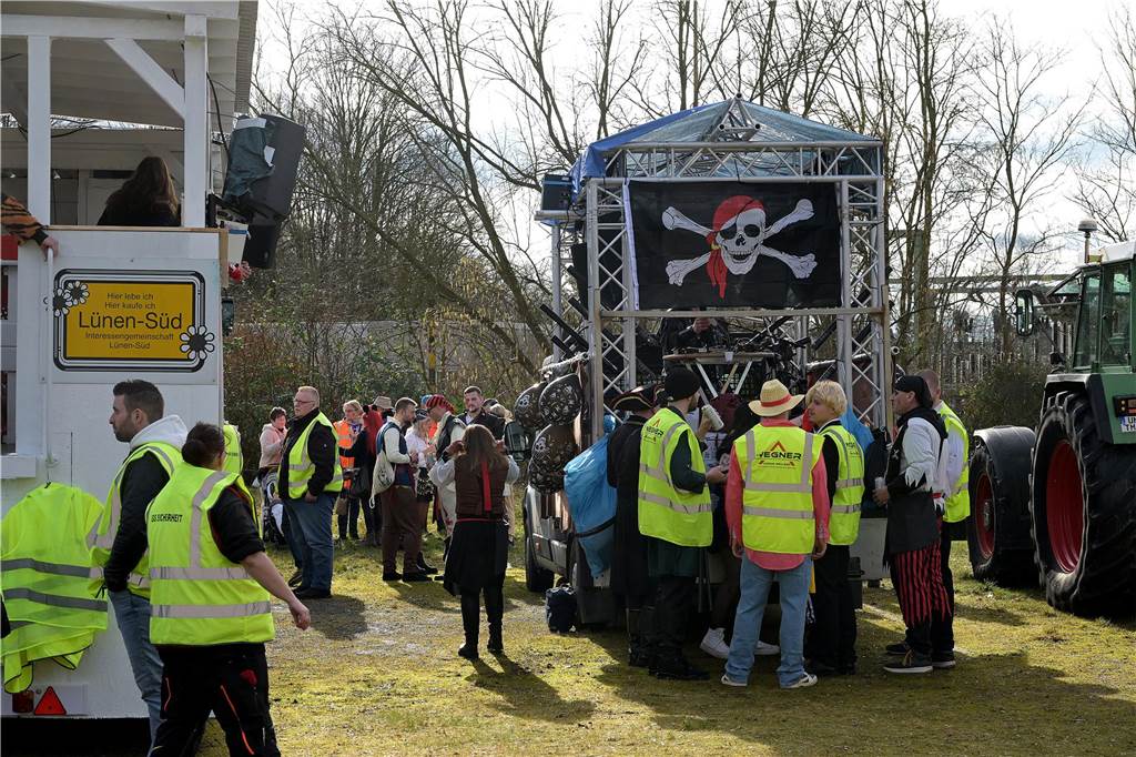 Lünen-Süd feiert Karneval: Über 100 Fotos vom einzigen Umzug der Stadt Eindrücke vom Karnevalsumzug in Lünen-Süd 2024