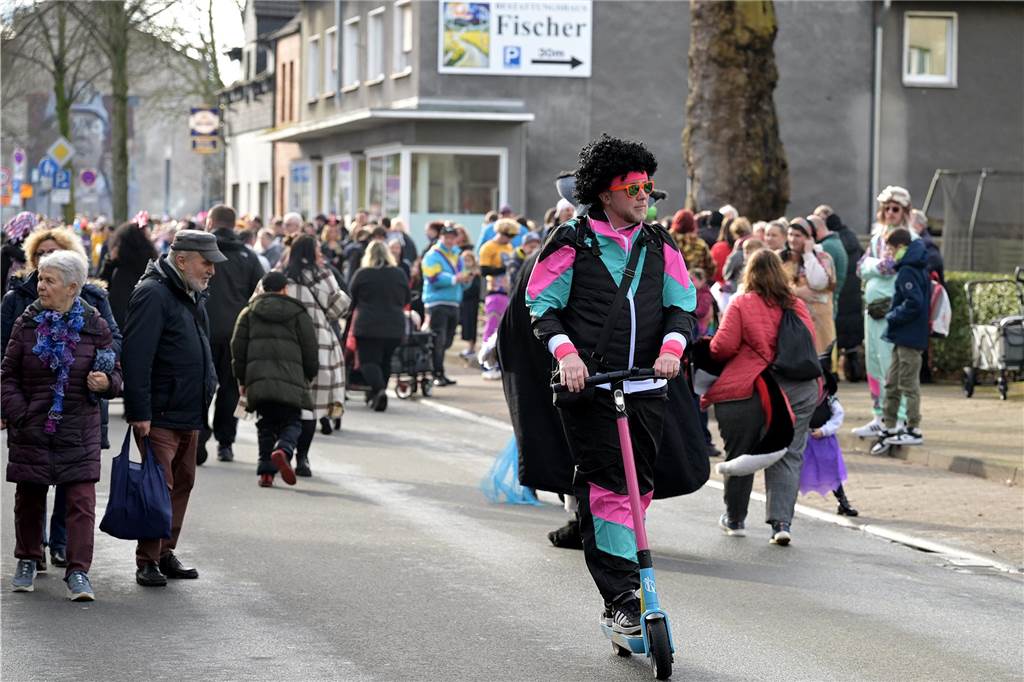 Lünen-Süd feiert Karneval: Über 100 Fotos vom einzigen Umzug der Stadt Eindrücke vom Karnevalsumzug in Lünen-Süd 2024