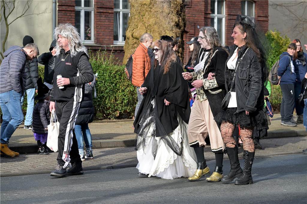 Lünen-Süd feiert Karneval: Über 100 Fotos vom einzigen Umzug der Stadt Eindrücke vom Karnevalsumzug in Lünen-Süd 2024