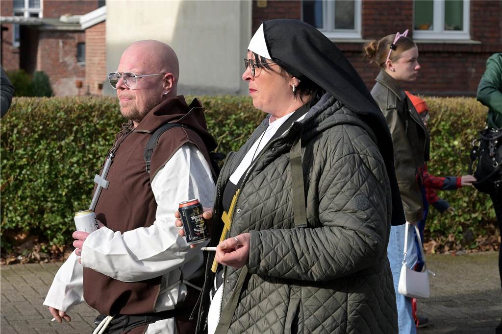 Lünen-Süd feiert Karneval: Über 100 Fotos vom einzigen Umzug der Stadt Eindrücke vom Karnevalsumzug in Lünen-Süd 2024