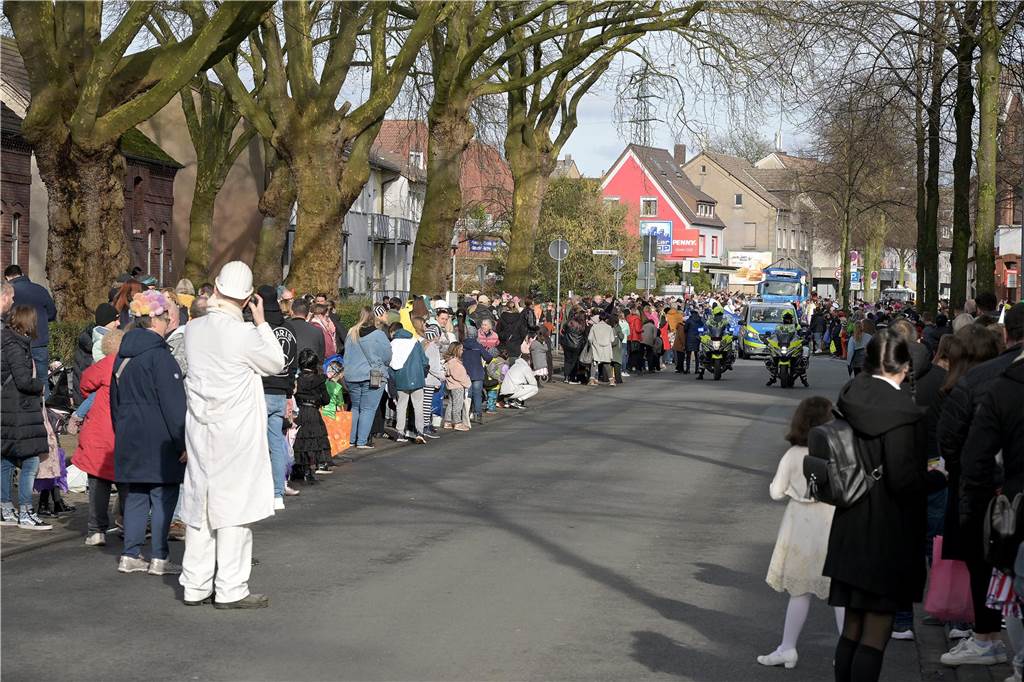 Lünen-Süd feiert Karneval: Über 100 Fotos vom einzigen Umzug der Stadt Eindrücke vom Karnevalsumzug in Lünen-Süd 2024