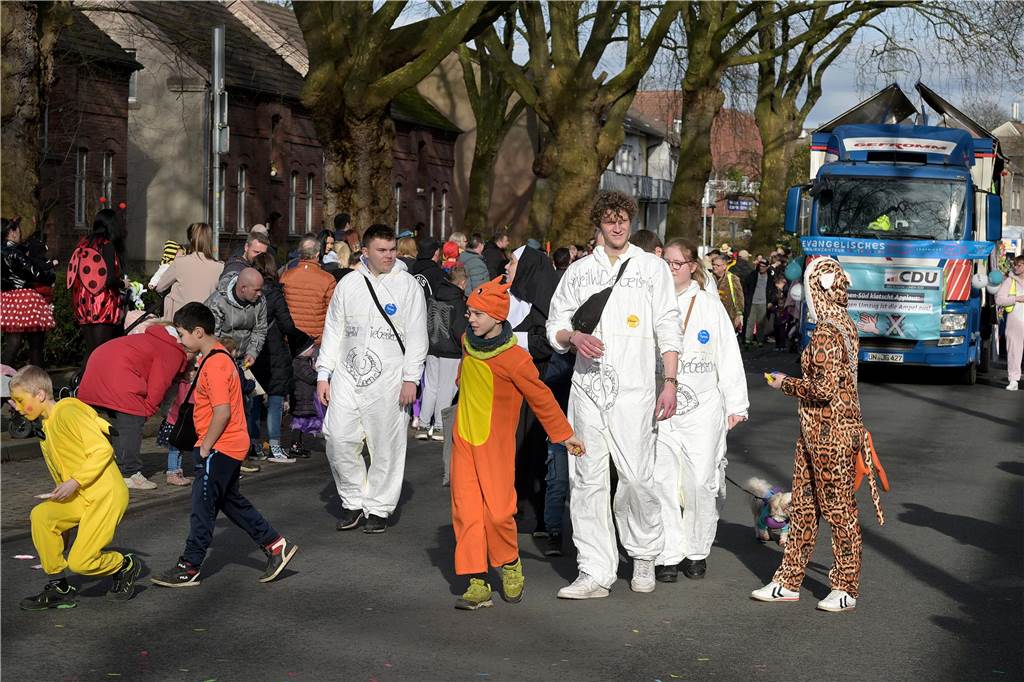 Lünen-Süd feiert Karneval: Über 100 Fotos vom einzigen Umzug der Stadt Eindrücke vom Karnevalsumzug in Lünen-Süd 2024