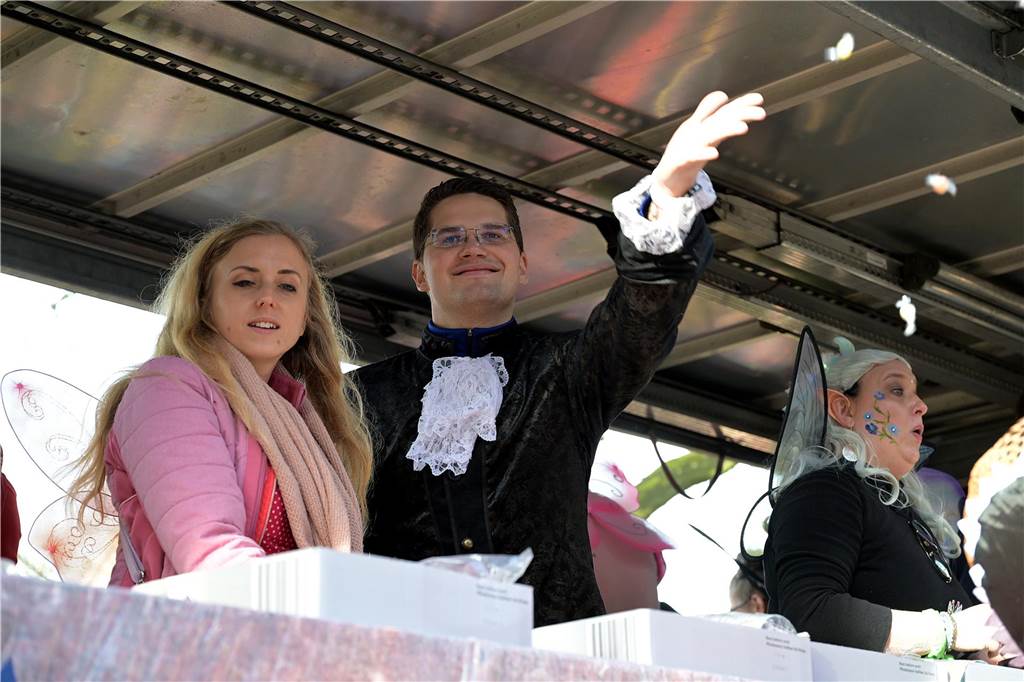 Lünen-Süd feiert Karneval: Über 100 Fotos vom einzigen Umzug der Stadt Eindrücke vom Karnevalsumzug in Lünen-Süd 2024