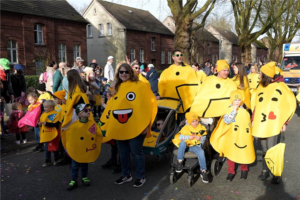Lünen-Süd feiert Karneval: Über 100 Fotos vom einzigen Umzug der Stadt Eindrücke vom Karnevalsumzug in Lünen-Süd 2024
