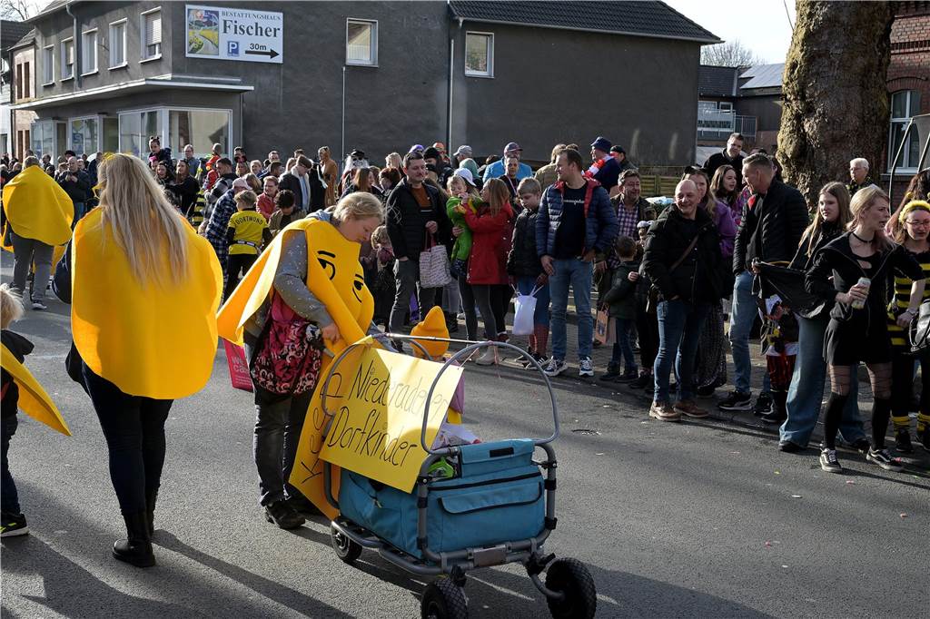 Lünen-Süd feiert Karneval: Über 100 Fotos vom einzigen Umzug der Stadt Eindrücke vom Karnevalsumzug in Lünen-Süd 2024