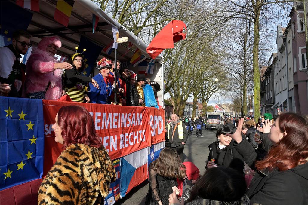 Lünen-Süd feiert Karneval: Über 100 Fotos vom einzigen Umzug der Stadt Eindrücke vom Karnevalsumzug in Lünen-Süd 2024