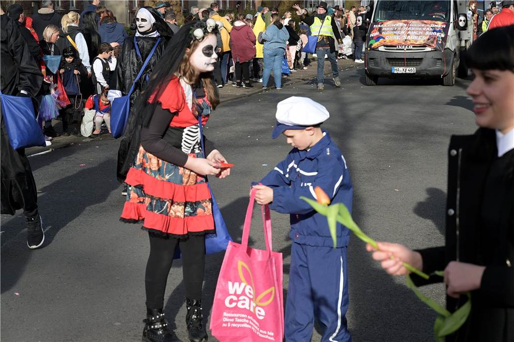 Lünen-Süd feiert Karneval: Über 100 Fotos vom einzigen Umzug der Stadt Eindrücke vom Karnevalsumzug in Lünen-Süd 2024