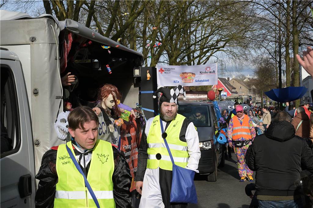 Lünen-Süd feiert Karneval: Über 100 Fotos vom einzigen Umzug der Stadt Eindrücke vom Karnevalsumzug in Lünen-Süd 2024