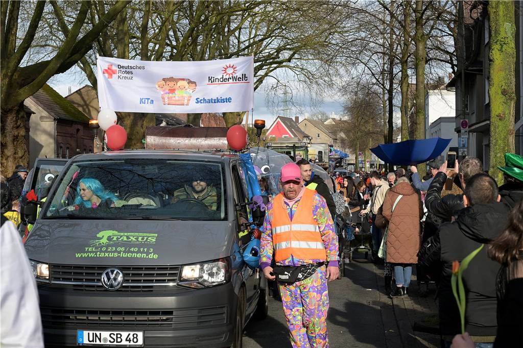 Lünen-Süd feiert Karneval: Über 100 Fotos vom einzigen Umzug der Stadt Eindrücke vom Karnevalsumzug in Lünen-Süd 2024