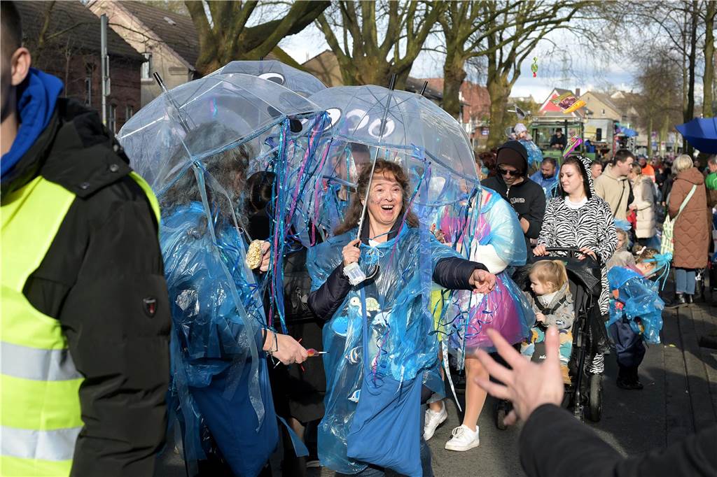 Lünen-Süd feiert Karneval: Über 100 Fotos vom einzigen Umzug der Stadt Eindrücke vom Karnevalsumzug in Lünen-Süd 2024