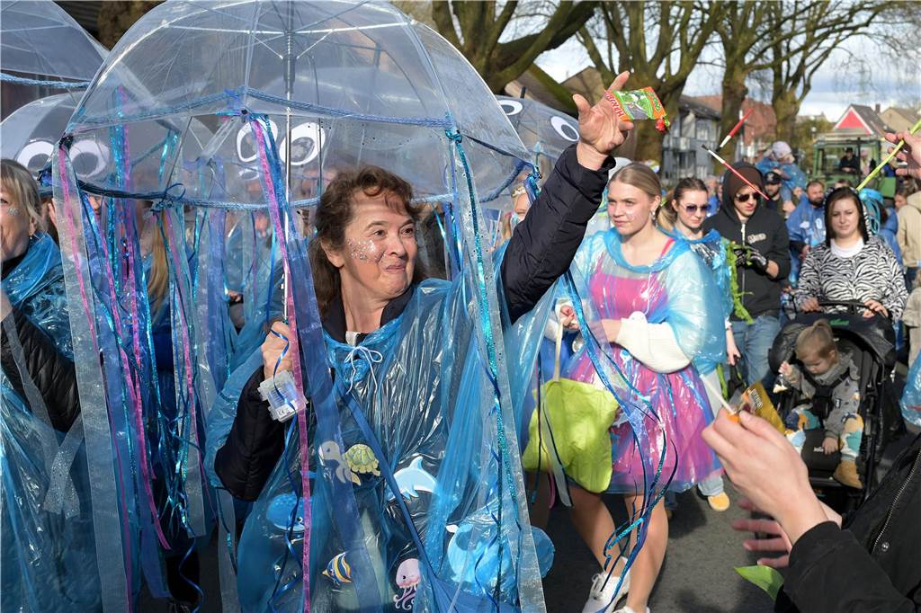 Lünen-Süd feiert Karneval: Über 100 Fotos vom einzigen Umzug der Stadt Eindrücke vom Karnevalsumzug in Lünen-Süd 2024