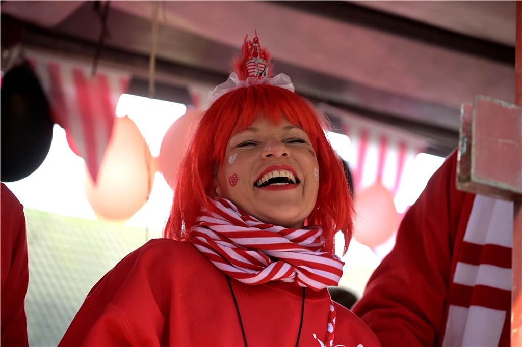 Lünen-Süd feiert Karneval: Über 100 Fotos vom einzigen Umzug der Stadt Eindrücke vom Karnevalsumzug in Lünen-Süd 2024