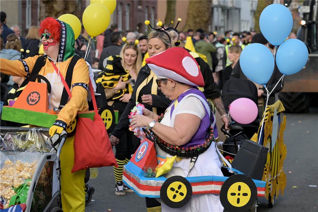 Lünen-Süd feiert Karneval: Über 100 Fotos vom einzigen Umzug der Stadt Eindrücke vom Karnevalsumzug in Lünen-Süd 2024