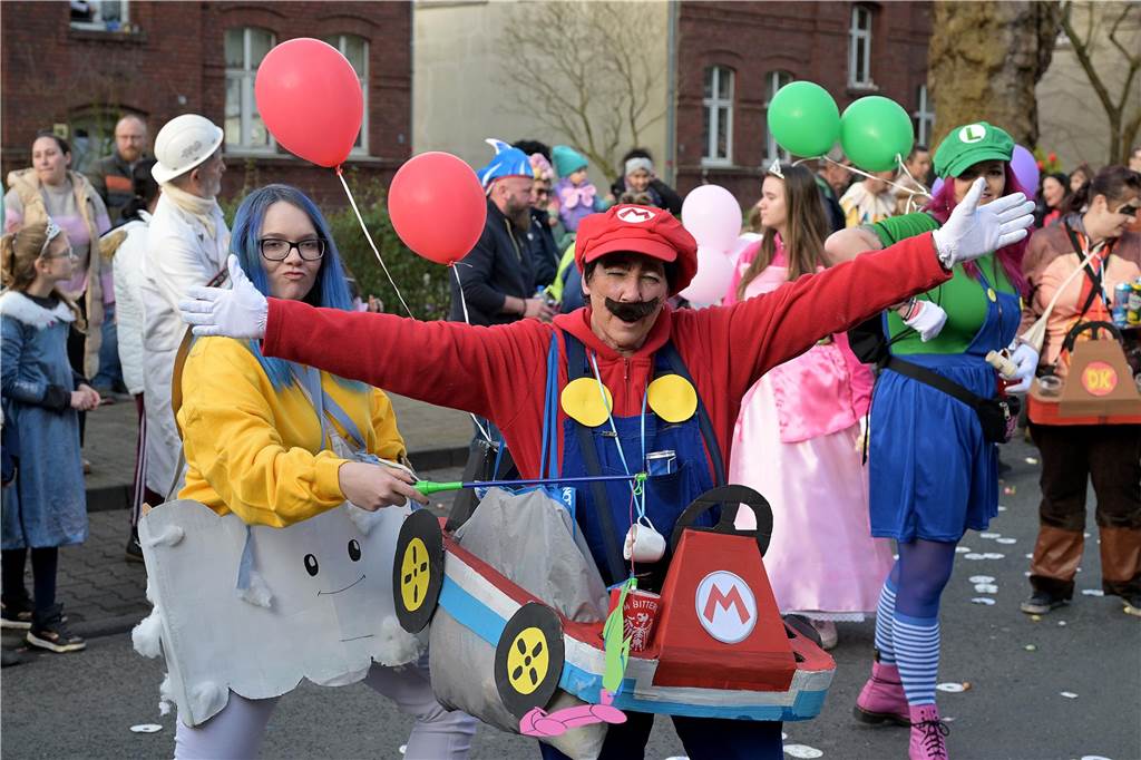 Lünen-Süd feiert Karneval: Über 100 Fotos vom einzigen Umzug der Stadt Eindrücke vom Karnevalsumzug in Lünen-Süd 2024