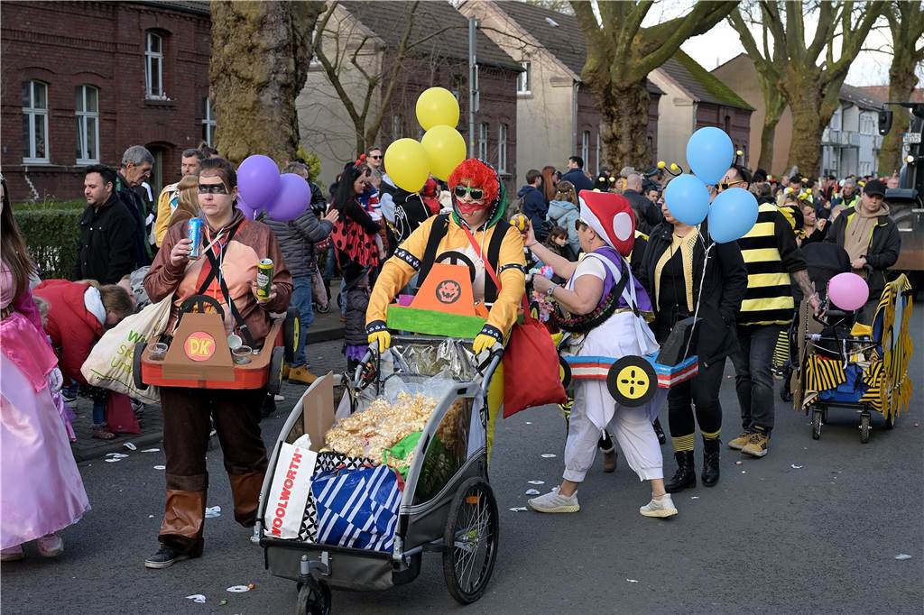 Lünen-Süd feiert Karneval: Über 100 Fotos vom einzigen Umzug der Stadt Eindrücke vom Karnevalsumzug in Lünen-Süd 2024