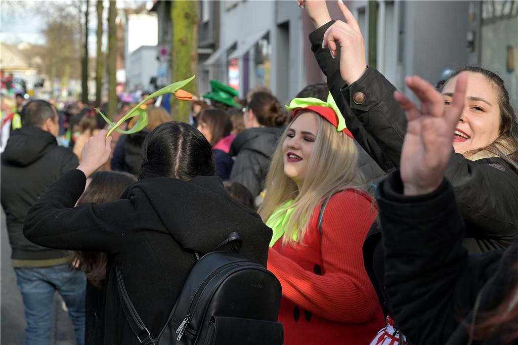 Lünen-Süd feiert Karneval: Über 100 Fotos vom einzigen Umzug der Stadt Eindrücke vom Karnevalsumzug in Lünen-Süd 2024