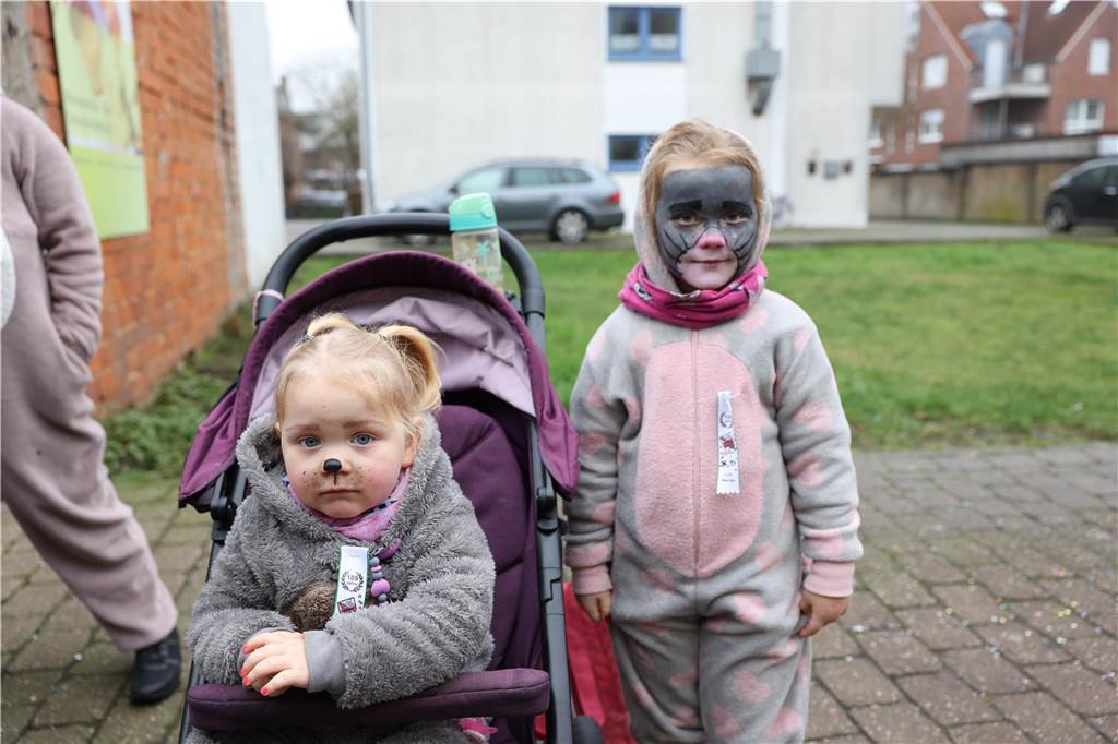 Karnevalsumzug 2023 in Olfen: Viele Foto vom Nelkendienstag Eindrücke vom Karnevalsumzug in Olfen 2023
