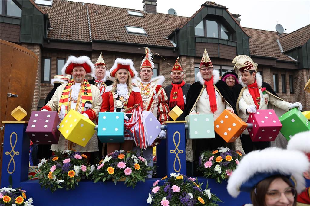 Karnevalsumzug 2023 in Olfen: Viele Foto vom Nelkendienstag Eindrücke vom Karnevalsumzug in Olfen 2023
