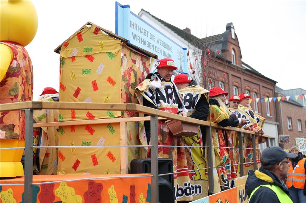Karnevalsumzug 2023 in Olfen: Viele Foto vom Nelkendienstag Eindrücke vom Karnevalsumzug in Olfen 2023