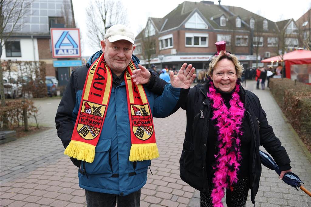 Karnevalsumzug 2023 in Olfen: Viele Foto vom Nelkendienstag Eindrücke vom Karnevalsumzug in Olfen 2023