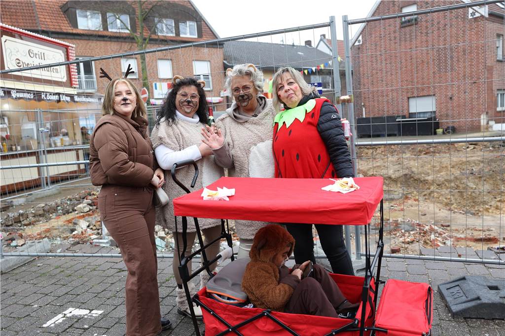 Karnevalsumzug 2023 in Olfen: Viele Foto vom Nelkendienstag Eindrücke vom Karnevalsumzug in Olfen 2023