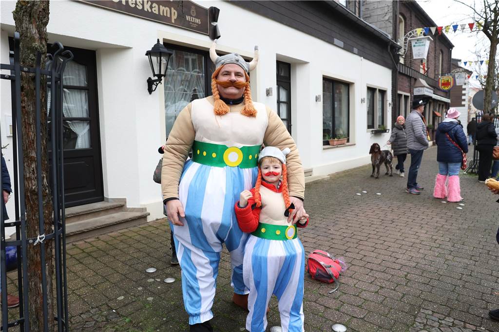 Karnevalsumzug 2023 in Olfen: Viele Foto vom Nelkendienstag Eindrücke vom Karnevalsumzug in Olfen 2023