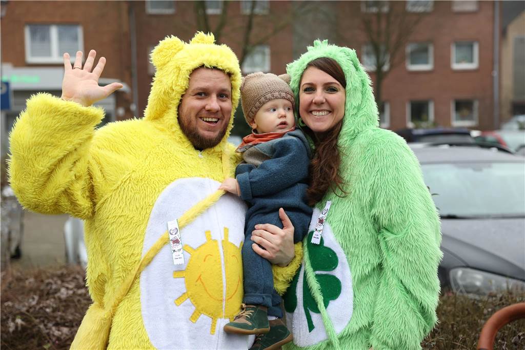 Karnevalsumzug 2023 in Olfen: Viele Foto vom Nelkendienstag Eindrücke vom Karnevalsumzug in Olfen 2023