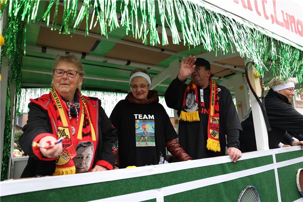 Karnevalsumzug 2023 in Olfen: Ganz viele Fotos vom Nelkendienstag (Teil 2) Eindrücke vom Karnevalsumzug in Olfen 2023