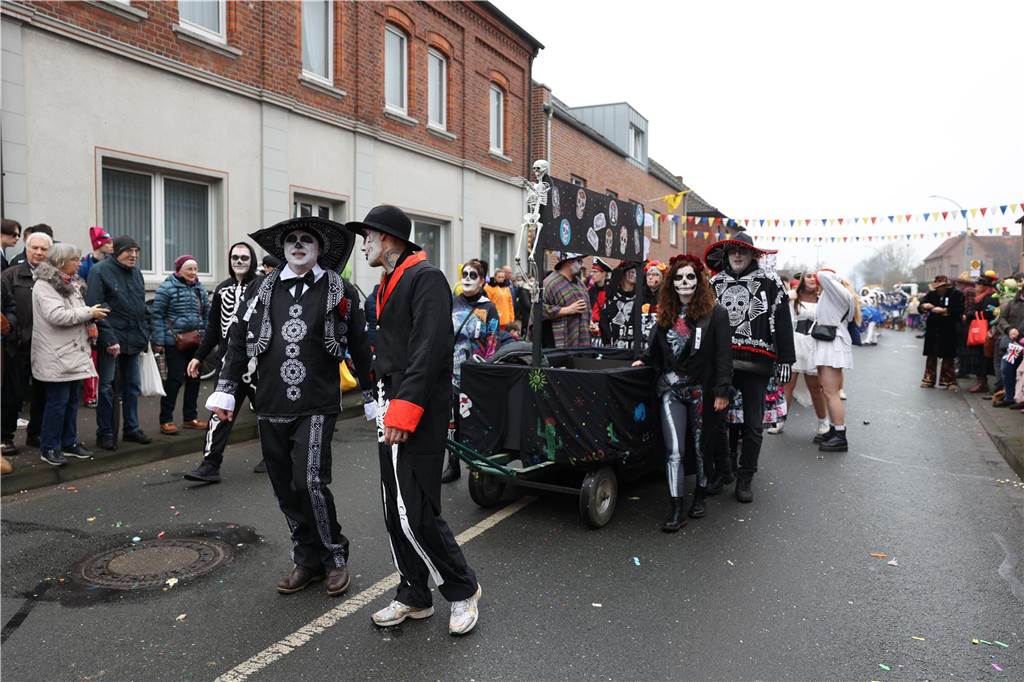 Karnevalsumzug 2023 in Olfen: Ganz viele Fotos vom Nelkendienstag (Teil 2) Eindrücke vom Karnevalsumzug in Olfen 2023