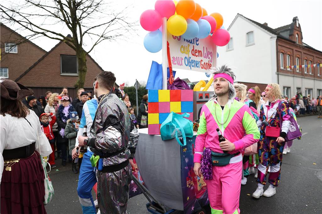 Karnevalsumzug 2023 in Olfen: Ganz viele Fotos vom Nelkendienstag (Teil 2) Eindrücke vom Karnevalsumzug in Olfen 2023