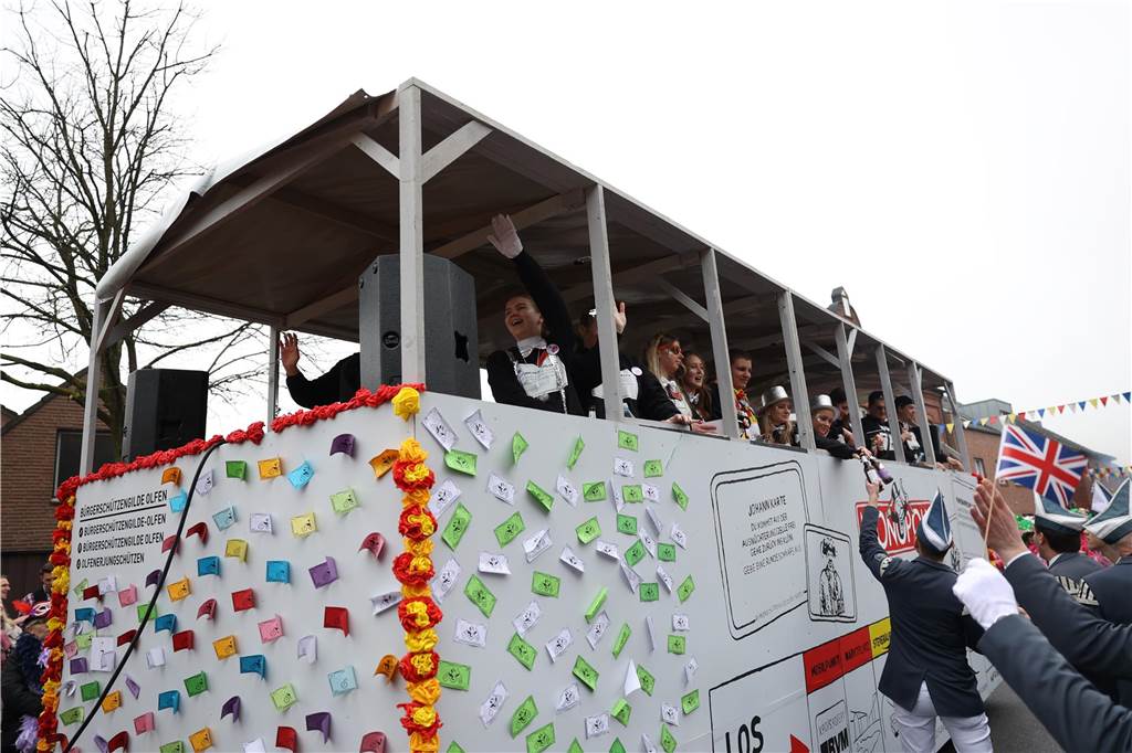 Karnevalsumzug 2023 in Olfen: Ganz viele Fotos vom Nelkendienstag (Teil 2) Eindrücke vom Karnevalsumzug in Olfen 2023