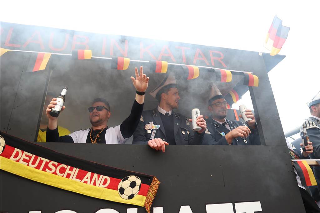 Karnevalsumzug 2023 in Olfen: Ganz viele Fotos vom Nelkendienstag (Teil 2) Eindrücke vom Karnevalsumzug in Olfen 2023