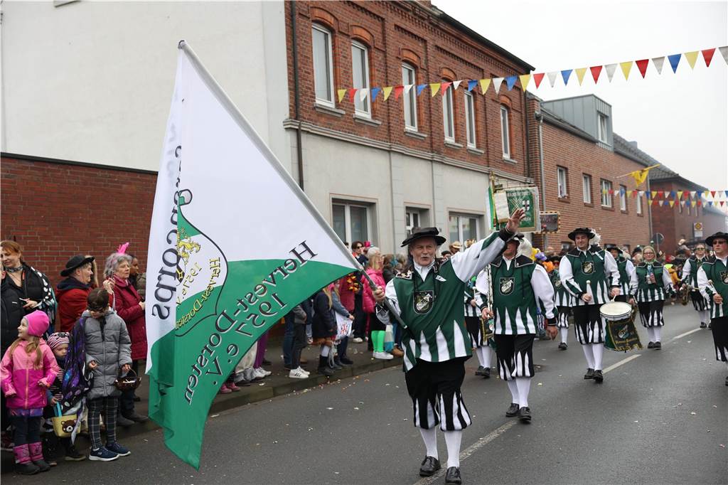 Karnevalsumzug 2023 in Olfen: Ganz viele Fotos vom Nelkendienstag (Teil 2) Eindrücke vom Karnevalsumzug in Olfen 2023