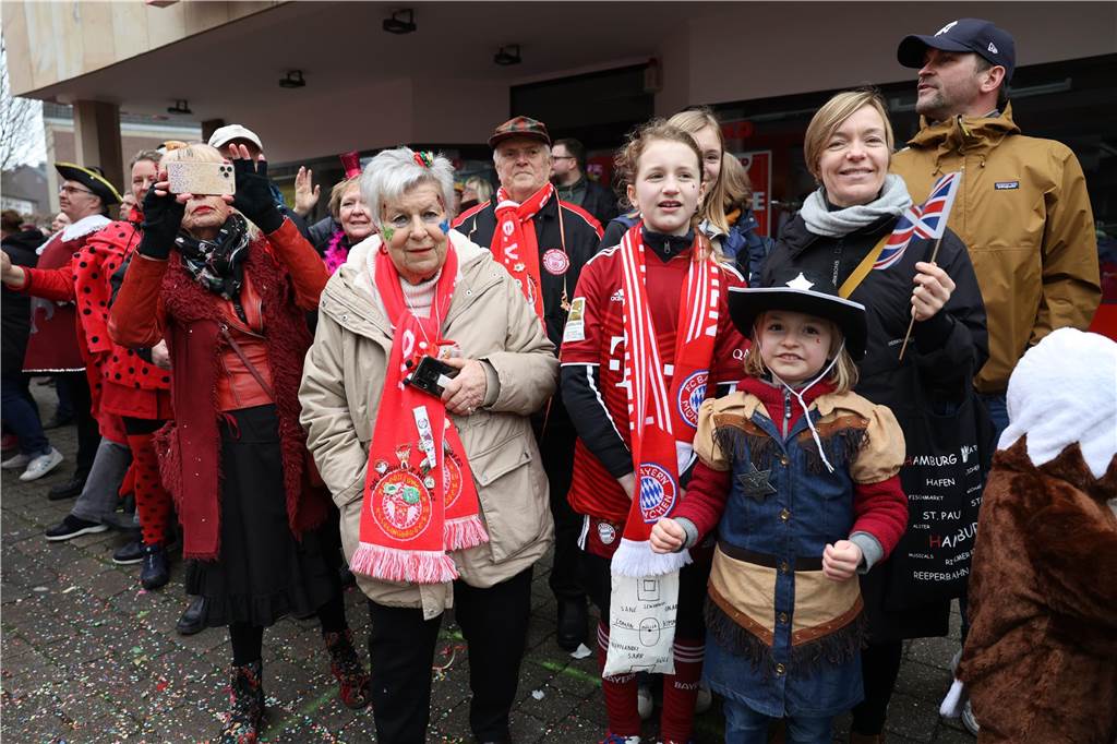 Karnevalsumzug in Olfen 2023: Viele Fotos vom Nelkendienstag Eindrücke vom Karnevalsumzug in Olfen 2023