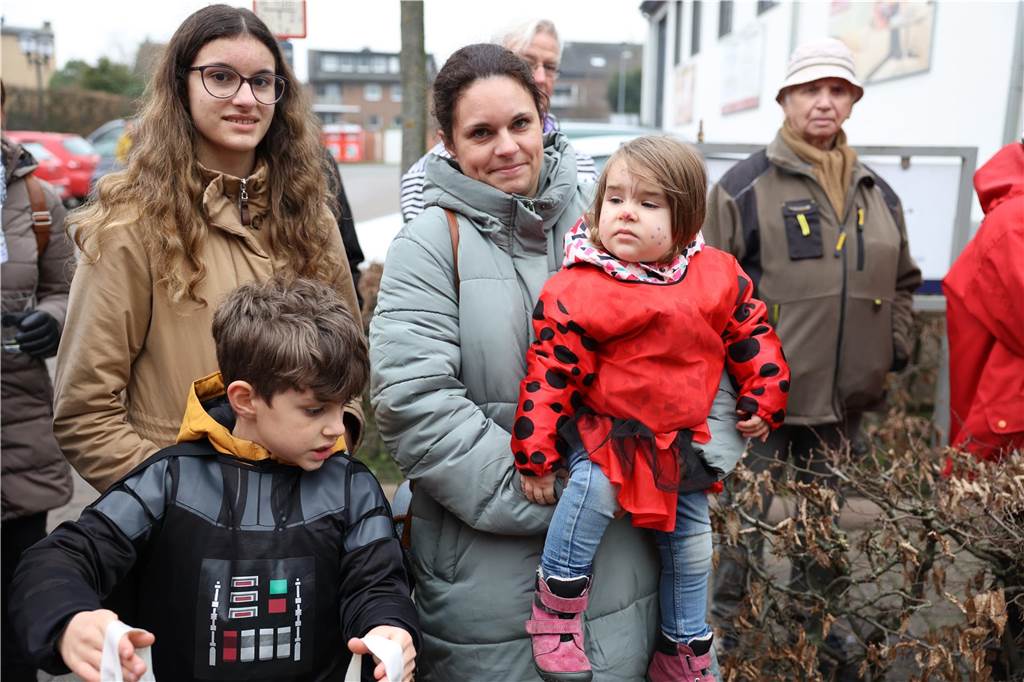 Karnevalsumzug in Olfen 2023: Viele Fotos vom Nelkendienstag Eindrücke vom Karnevalsumzug in Olfen 2023