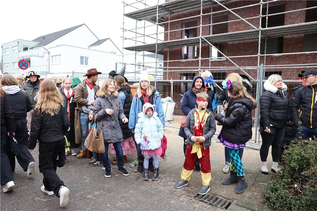 Karnevalsumzug in Olfen 2023: Viele Fotos vom Nelkendienstag Eindrücke vom Karnevalsumzug in Olfen 2023