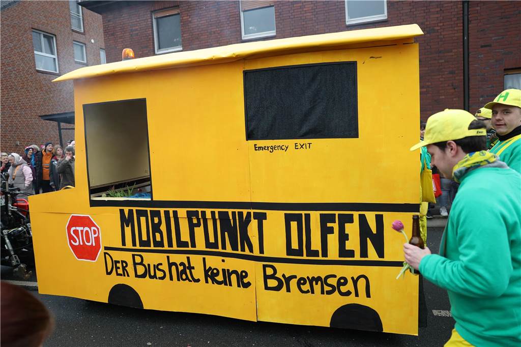 Karnevalsumzug in Olfen 2023: Viele Fotos vom Nelkendienstag Eindrücke vom Karnevalsumzug in Olfen 2023