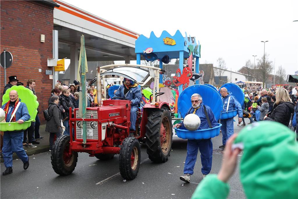 Karnevalsumzug in Olfen 2023: Viele Fotos vom Nelkendienstag Eindrücke vom Karnevalsumzug in Olfen 2023