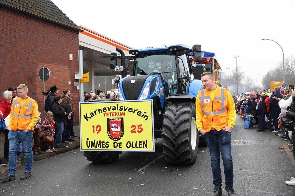 Karnevalsumzug in Olfen 2023: Viele Fotos vom Nelkendienstag Eindrücke vom Karnevalsumzug in Olfen 2023
