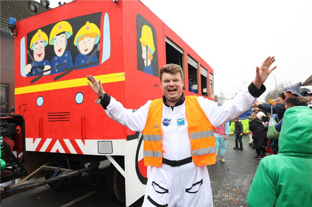 Karnevalsumzug in Olfen 2023: Viele Fotos vom Nelkendienstag Eindrücke vom Karnevalsumzug in Olfen 2023