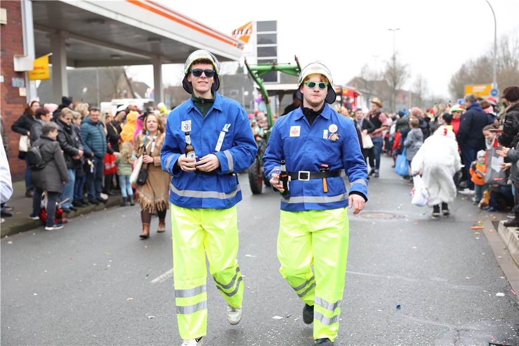 Karnevalsumzug in Olfen 2023: Viele Fotos vom Nelkendienstag Eindrücke vom Karnevalsumzug in Olfen 2023
