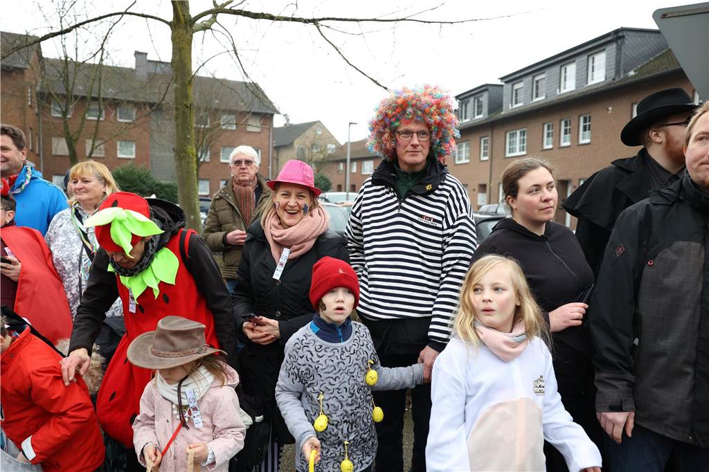 Karnevalsumzug in Olfen 2023: Viele Fotos vom Nelkendienstag Eindrücke vom Karnevalsumzug in Olfen 2023