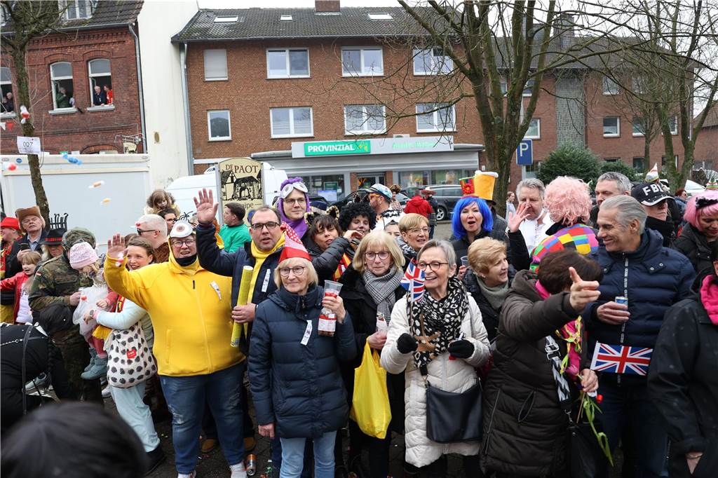 Karnevalsumzug in Olfen 2023: Viele Fotos vom Nelkendienstag Eindrücke vom Karnevalsumzug in Olfen 2023