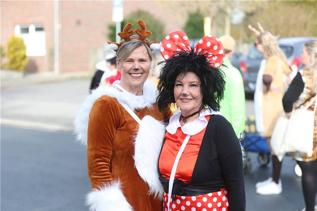 Karneval 2024 in Selm : Viele Fotos vom großen Umzug durch die Stadt Eindrücke vom Karnevalsumzug in Selm 2024