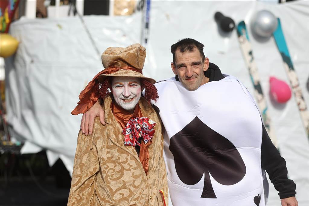 Karneval 2024 in Selm : Viele Fotos vom großen Umzug durch die Stadt Eindrücke vom Karnevalsumzug in Selm 2024